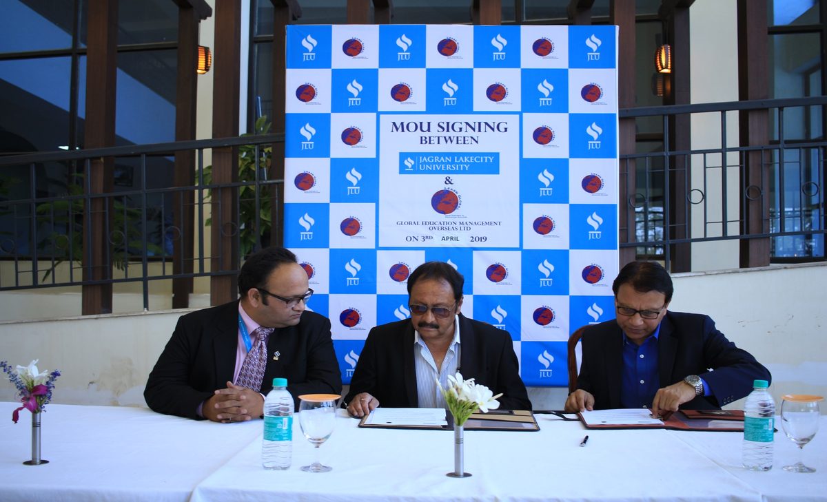 John Bunter signing an MoU on behalf of GEM, UK, with JLU University, Bhopal